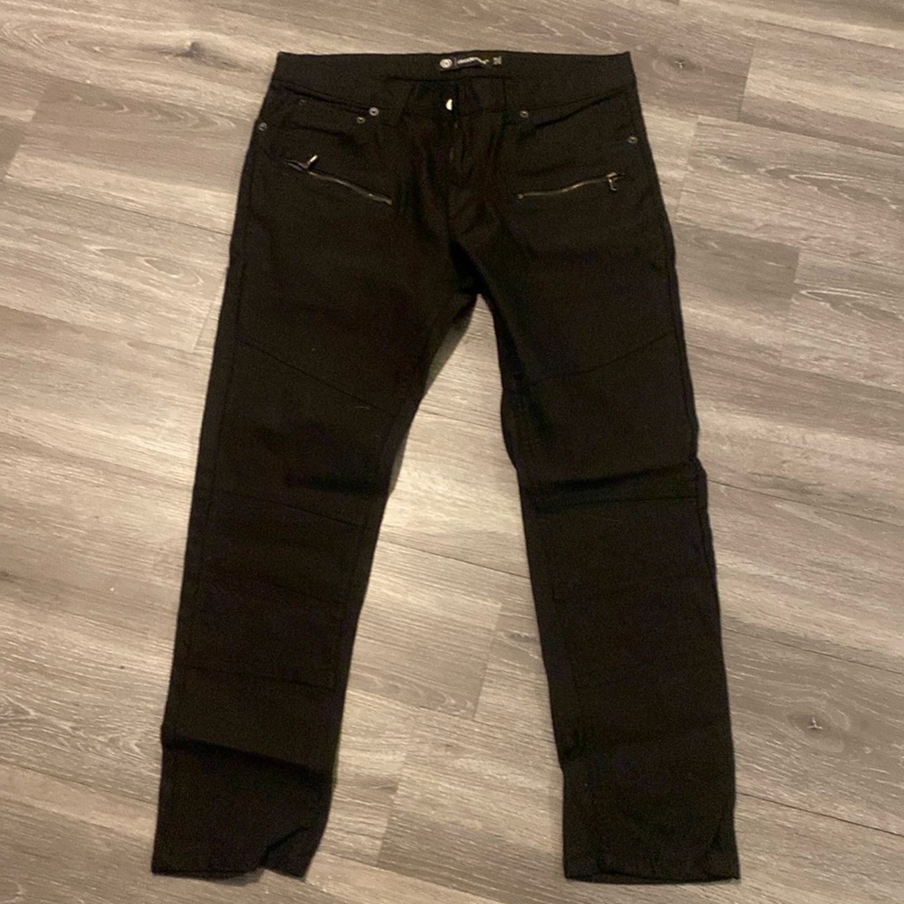 Akademiks size 32x30 black jeans nwot